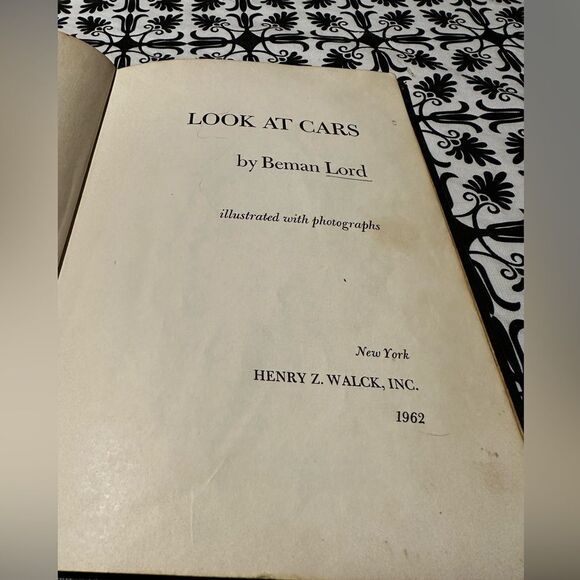 Look At Cars by Beman Lord - vintage 1962 hardback book - Picture 4 of 10